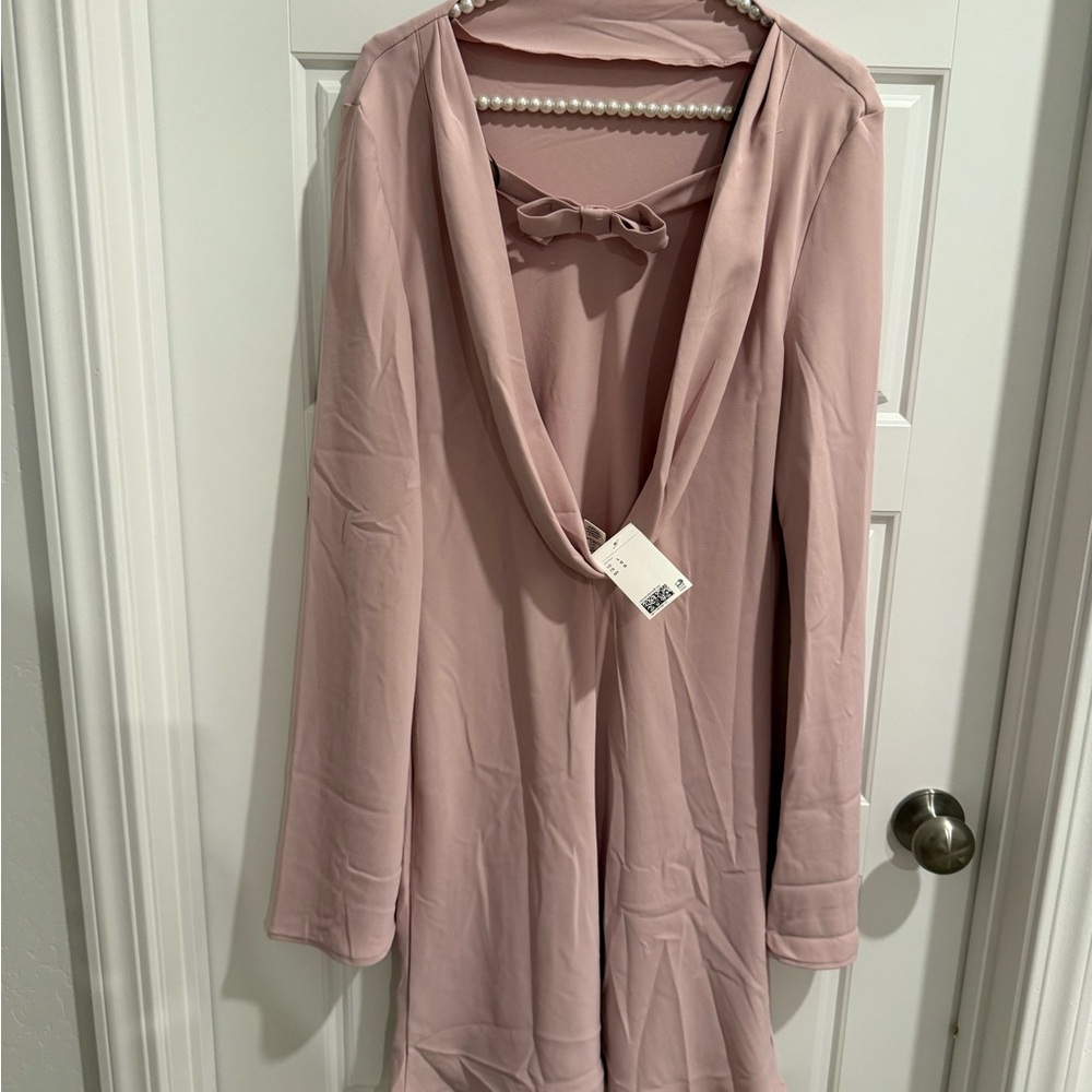 Elegant Pink Long-Sleeve Dress